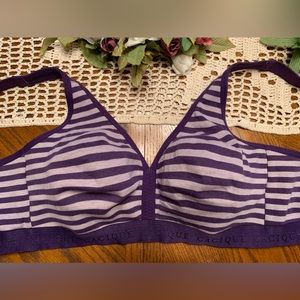 Cacique 42D Sports Bra, no wires, no padding, very comfortable.